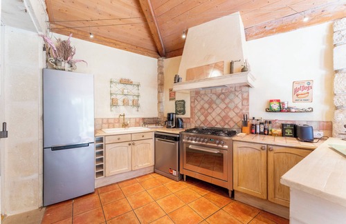Velleron House | Farmhouse 'La Rivière' with Shared Pool, Private Terrace and Wi-Fi