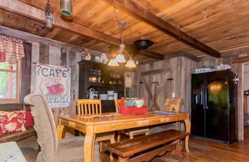 Walland Cabin | Farmhouse located on river with Mountain View-Wifi/Cable