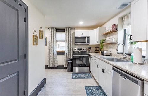 Bridgewater Apartment | Farmhouse Loft: Walking distance to North River, Dining and Shopping, Convenient to Bwater College