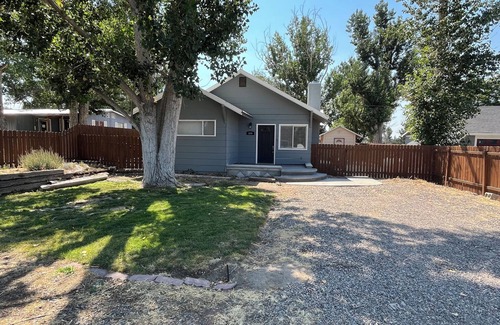 Grand View House | Farmhouse near the Snake River