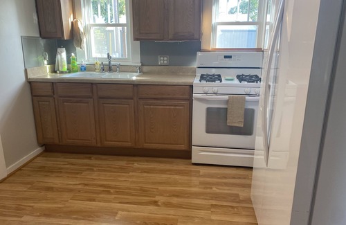 Cleora House | Farmhouse on Grand with lake view!