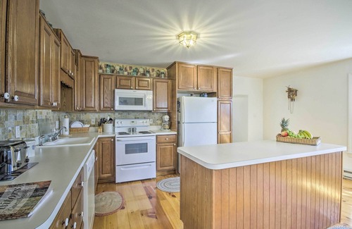 Taneytown House | Farmhouse on River, 12 Miles to Liberty Mountain