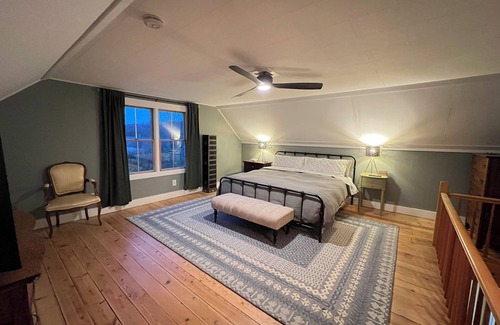 Mount Holly Other | Farmhouse on Star lake. 10 minutes to OKEMO