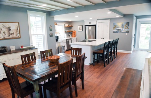 Timberville Other | Farmhouse on the river!