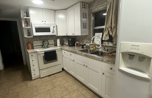 Florida City House | Farmhouse stay with amazing pool!
