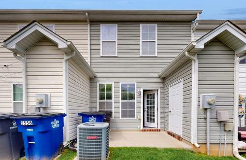 Winston - Salem House | Farmhouse