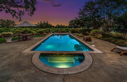 Santa Rosa House | Farmhouse Vineyard Estate with Pool & Tennis Court in Heart of Wine Country