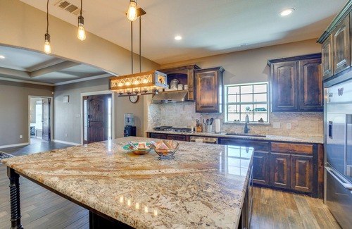 Sanger House | Farmhouse w/RV Parking: Close to Lake Ray Roberts