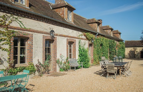 Rueil-la-Gadeliere Cottage | Farmhouse with billiards, swimming pool and sauna 100 km from Paris