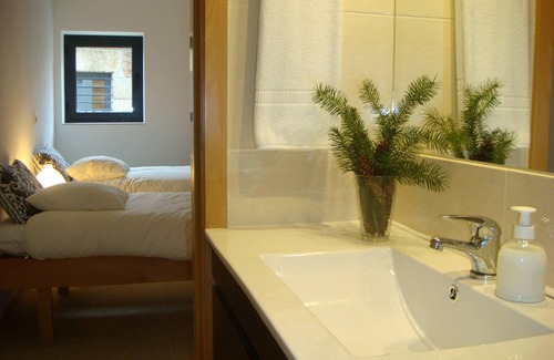 Marco de Canaveses Other | Farmhouse with pool, vineyard 5 acres, 40 km from Porto, Douro river 24Km