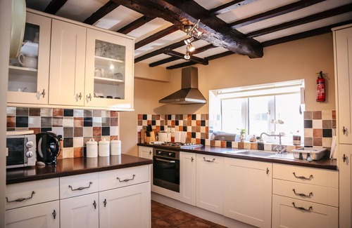 Malpas House | Farmhouse Wing - Stunning 2 bedroomed Farmhouse.