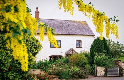 Malpas House | Farmhouse Wing - Stunning 2 bedroomed Farmhouse.