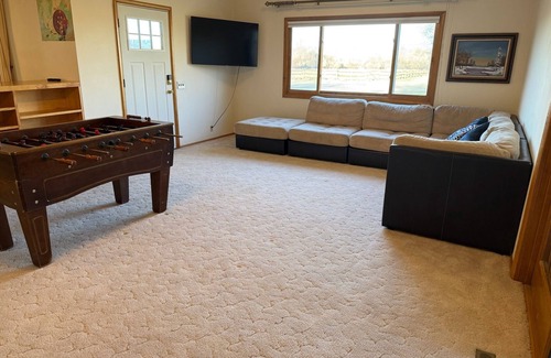 Lovell Other | Farmhouse with a pool, hot tub and parking. Between Cody and the Big Horn Mts