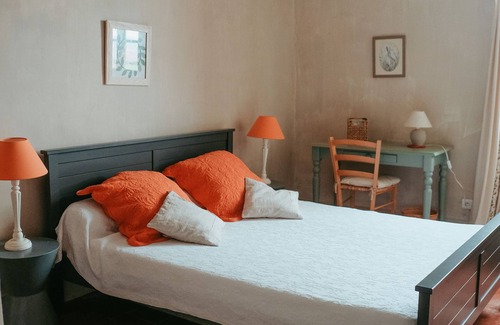 Saverdun Other | FarmHouse with character facing the Pyrenees mountains
