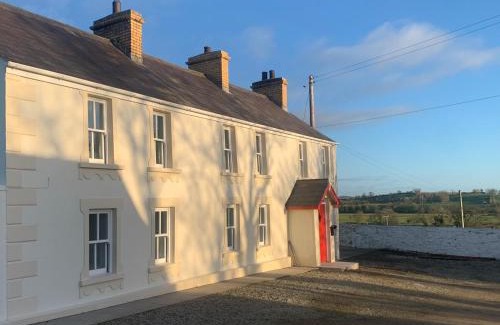 Loughinisland House | Farmhouse with Hot tub Sleeps7