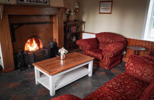 Loughinisland House | Farmhouse with Hot tub Sleeps7