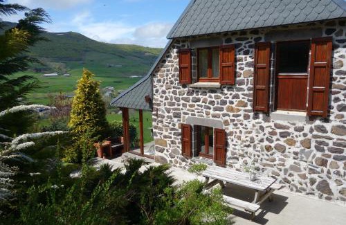 Le Claux House | Farmhouse with mountain view