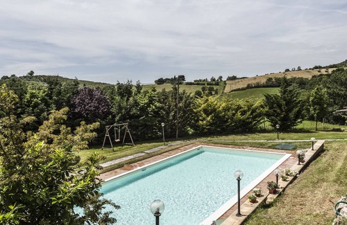 Assisi Villa | Farmhouse with pool, perfect for families and groups of friends