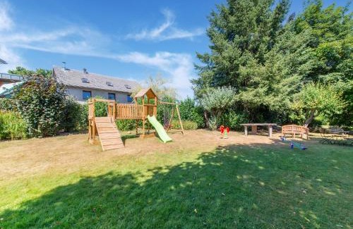 Walk House | Farmhouse with Pool, Waimes