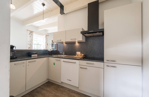 Montfoort House | Farmhouse with terrace in Montfoort