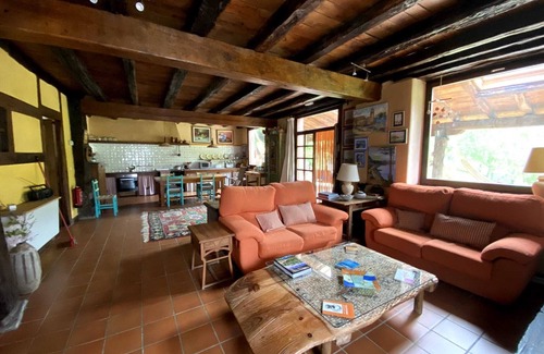 Intza House | FARMHOUSE WITH VIEWS OF THE ARALAR MOUNTAIN RANGE