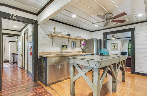 Round Top House | FarmHouze at Flophouze in Round Top