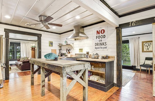 Round Top House | FarmHouze at Flophouze in Round Top