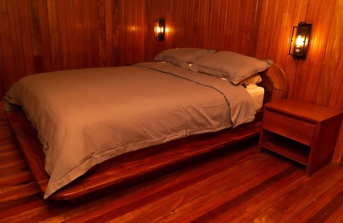 Poas Volcano National Park Cabin | FARMLAND PARADISE, Poas Volcano 4-bedroom cabin