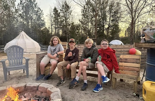 Tallahassee RV Rental | Farmstay Glamping AGRItourism retreat-HERSHEYS HUT-cows, chicks, goat, minihorse