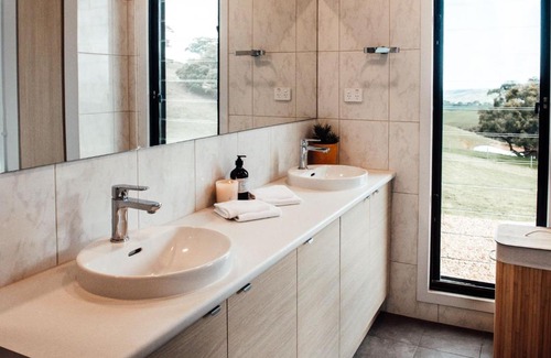 Myponga House | Farmview Retreat 217 Nunn Road