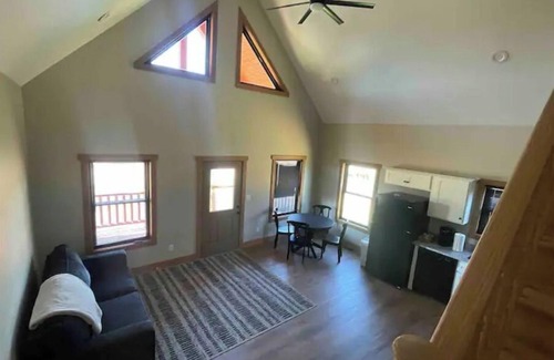 Harrodsburg Villa | Farmview Villa on Bourbon Trail with HOT TUB-4