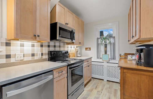 Farmville House | Farmville,walk to Longwood, Greenfront,High Bridge,minutes to Hampden-Sydney