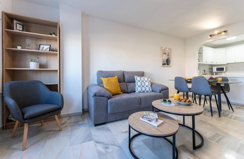 Benalmadena Costa Apartment | Faro's Arroyo de la Miel Apartment in Malaga