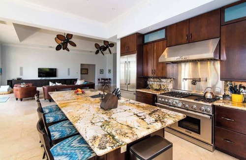 George Town House | Faroway Luxury Ocean & Beach Villa in South Sound