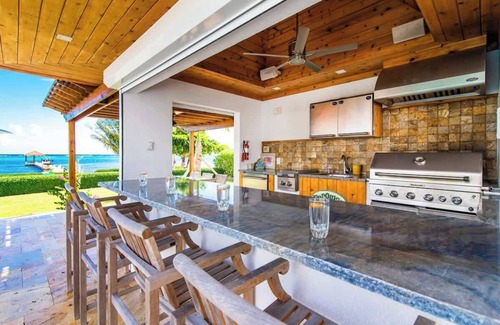 George Town House | Faroway Luxury Ocean & Beach Villa in South Sound