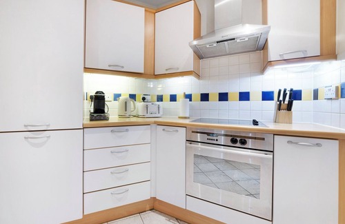 Farringdon Apartment | Farringdon Penthouse | Spacious 3 Bedroom 2 Bath
