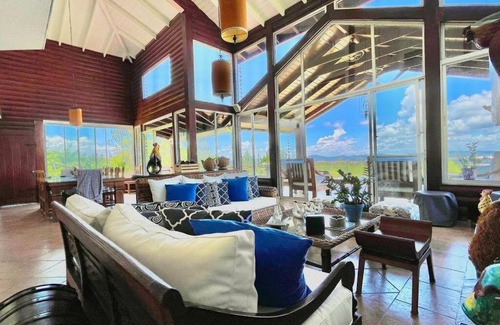 La Vega Province Villa | Fascinante rancho (personal de servicio incluido)