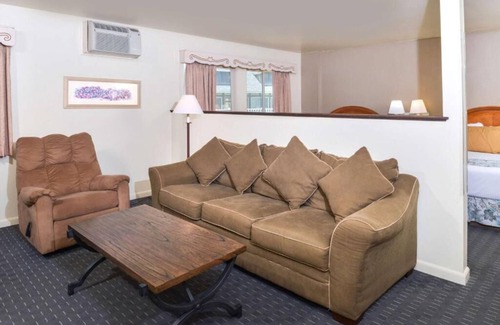 Solvang Hotel | Fascinating Architecture Around! Continental Breakfast, Near Sunny Fields Park!