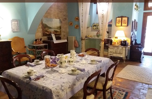 Gubbio House | Fascinating in Gubbio "Bishop 7"