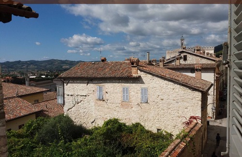 Gubbio House | Fascinating in Gubbio "Bishop 7"