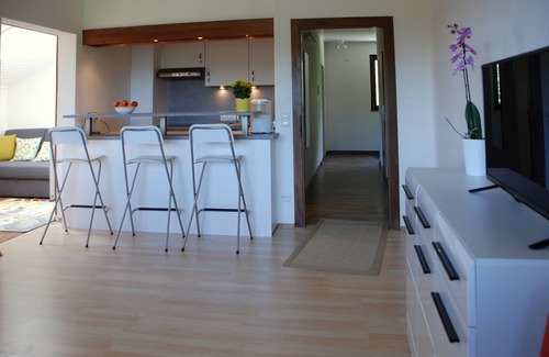 Sankt Urban Apartment | Fascinating! Mountains, bathing lake, winter sports, hiking, biking. Swimming pool i. House.