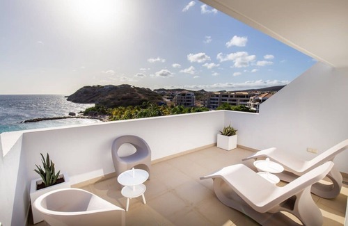 Sint Michiel Apartment | Fascinating Ocean Front 3BR Penthouse at Blue Bay Beach & Golf Resort