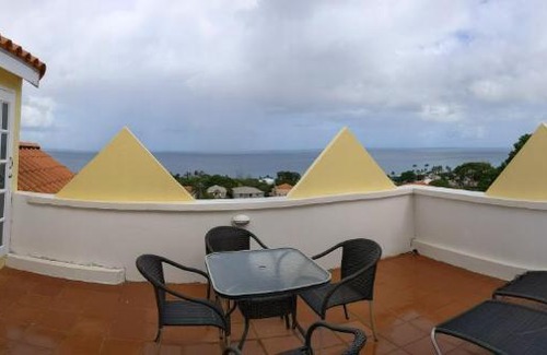 Fitts Village House | Fast Free WiFi, Pool, Stunning Sea Views
