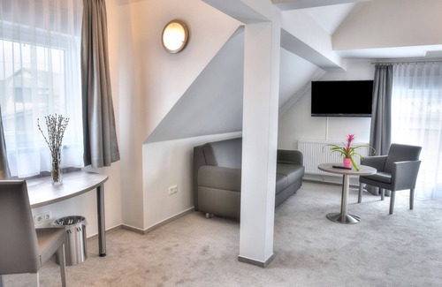 Hunerbach Hotel | Fast Lane Hotel