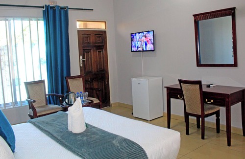 Lusaka Cabin | Fatmols Hotel