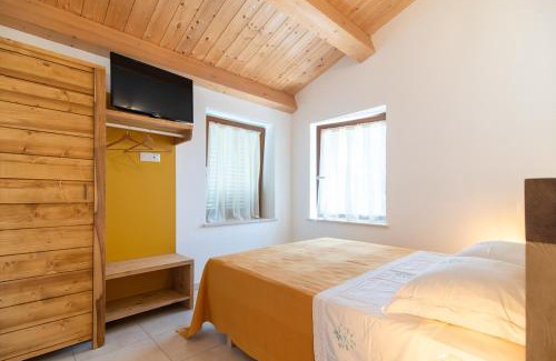 Montegranaro Apartment | Fattoria Cerqua Rooms and more