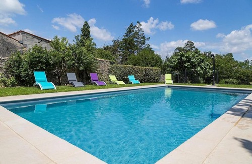 Chaille-les-Marais Apartment | Fauvette, Gîte 2 Personnes Avec Piscine Chauffée, Sud Vendée Littoral