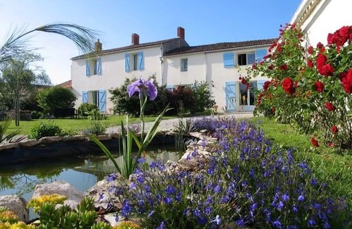 Chaille-les-Marais Apartment | Fauvette, Gîte 2 Personnes Avec Piscine Chauffée, Sud Vendée Littoral