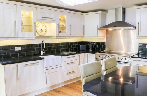 Cracoe Cottage | FAWCETTS BARN, pet friendly, character holiday cottage in Grassington