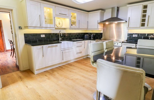 Cracoe Cottage | FAWCETTS BARN, pet friendly, character holiday cottage in Grassington